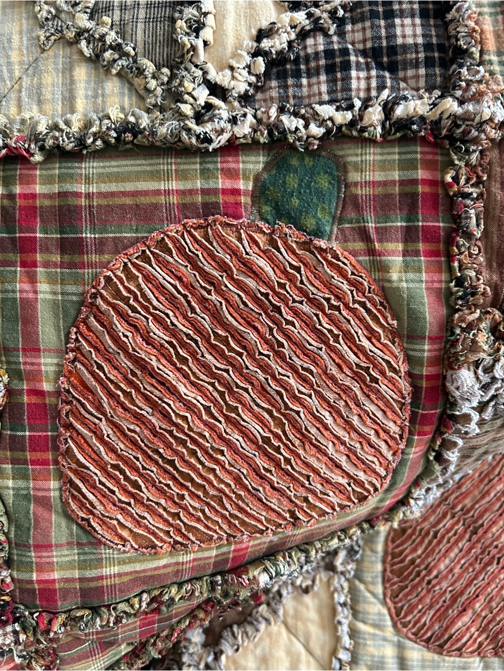 Handmade Rust Patchwork Rag Quilt w Pumpkins - Picture 4 of 12